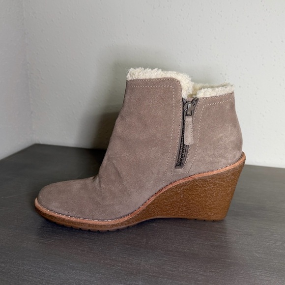 Cole Haan Michelle Faux Fur Lined Suede Wedge Ankle Boots Women’s 6.5B d42523 - Picture 6 of 13